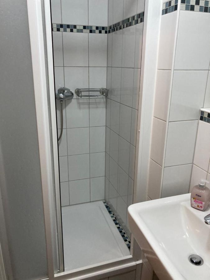 Schoene Zweiraumwohnung In Котбус Екстериор снимка